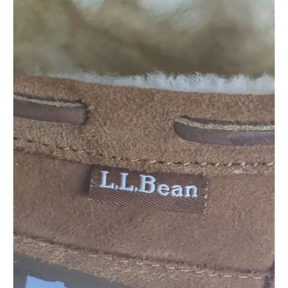 LL Bean Wicked Good Camp Moccasins  Big Girls 2 Shearling Fur Slippers Tan